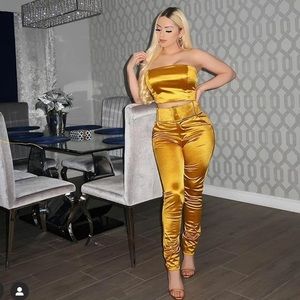 Two Piece Mustard Set